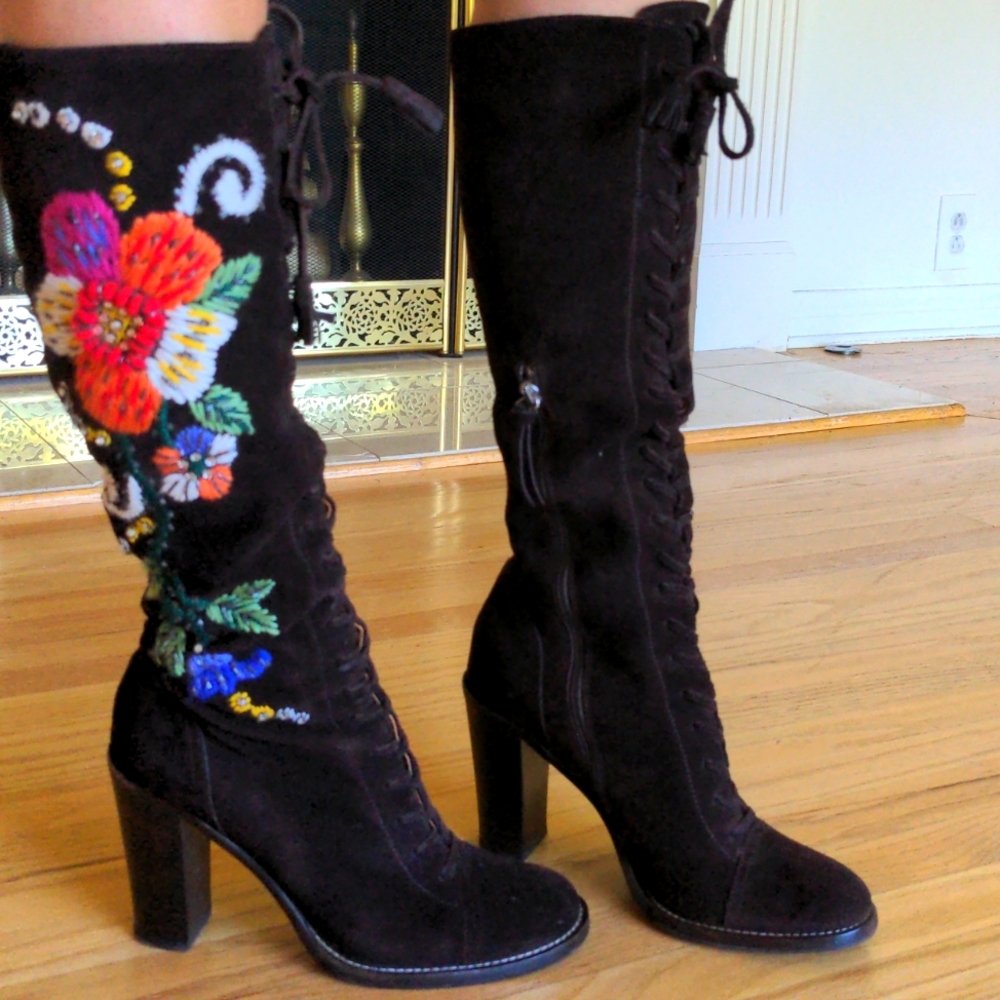 Miu Miu brown suede boots. never worn